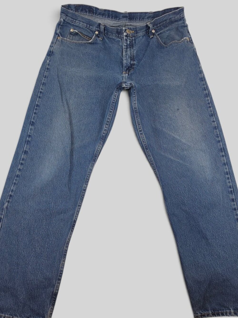 Wrangler Jeans Mens 38x32 Blue Relaxed Fit Straight Leg Distressed Denim 9760WDR